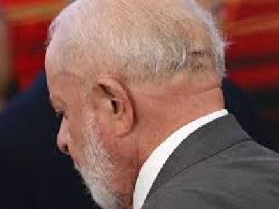 Lula tem hemorragia cerebral e faz cirurgia de emergência em SP