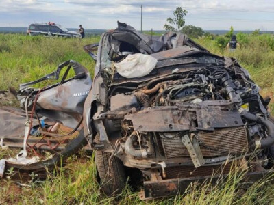 Capotamento mata dois homens na BR-060, em Paraíso das Águas