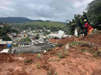 Deslizamentos em Ipatinga deixam pelo menos 10 mortos