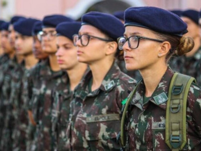 Forças Armadas iniciam alistamento militar feminino