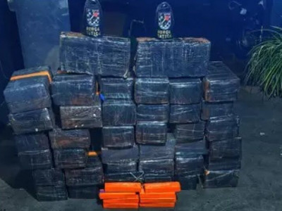 Polícia apreende mais de meia tonelada de maconha em depósito