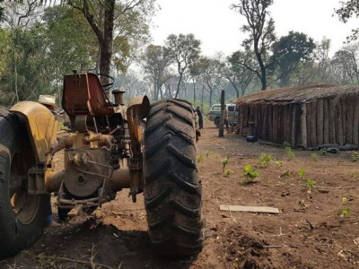 Tratorista morre atropelado por trator em fazenda em Coxim