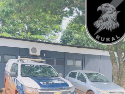 Veículo furtado é encontrado estacionado em via abandonada