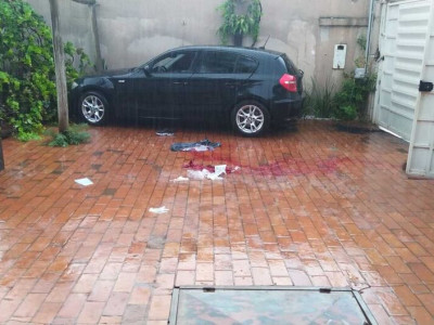 Homem é baleado dentro de carro na Cidade Morena