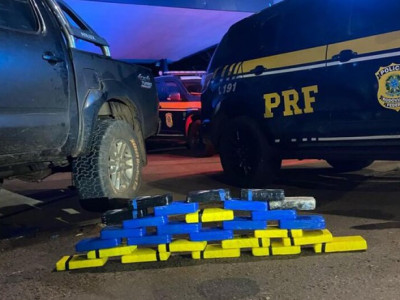 Homem é preso com cocaína escondida em pneu estepe de hilux