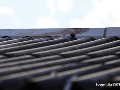 Rapaz se desequilibra, cai de telhado e morre em Corumbá