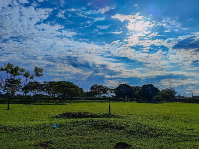 Sábado de muito calor com chuvas pontuais em MS