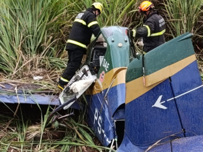 Avião cai em área rural de Nova Andradina; piloto teria morrido