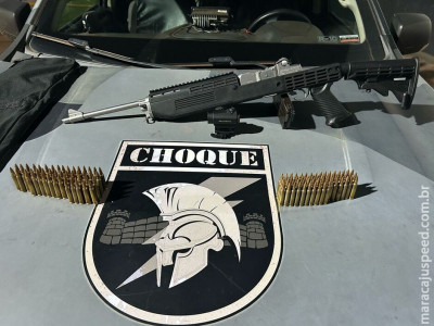Choque prende homem que guardava fuzil para detento no Tarumã