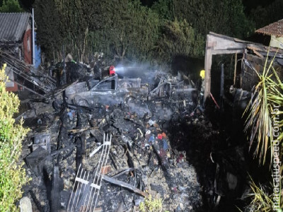 Menina de 10 anos morre em incêndio de casa em Santa Catarina
