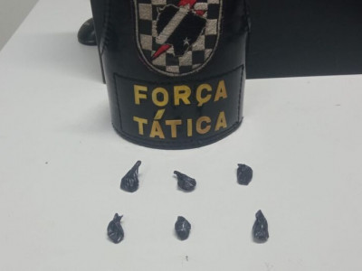 Jovem é preso ao ser flagrado entregando drogas por "delivery"