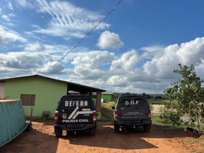 Polícia cumpre mandados de busca e apreensão domiciliar