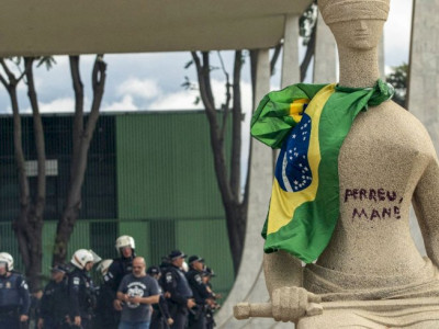 STF tem maioria para condenar mulher que pichou estátua no 8/1