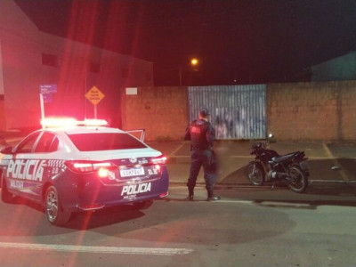 Adolescente é apreendido após furtar motocicleta para vender