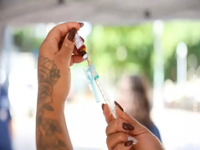 Saúde abre consulta sobre inclusão da vacina meningo B no SUS