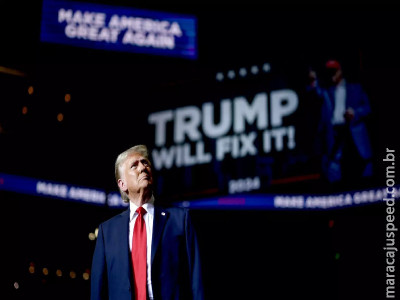 Trump assina decreto que impõe tarifas de 50% ao Brasil