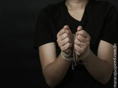 Criminosos fogem levando carro e vítima em Campo Grande