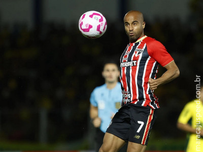 Lucas volta a sentir dores no joelho e pode perder Majestoso