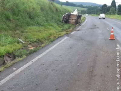 Jovem recém-casada morre atropelada após capotamento na BR-376  