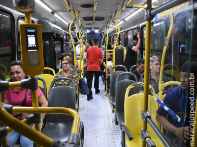 Ônibus voltam a circular após fim da maior greve em 31 anos