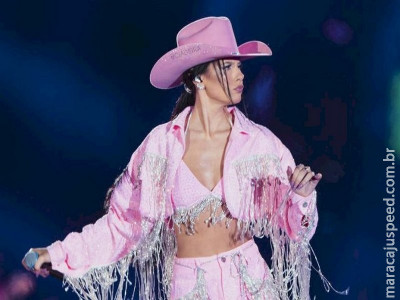 Ana Castela leva picada de marimbondo e tem febre por 2 dias