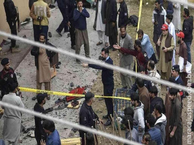 Ataque suicida a mesquita xiita mata 30 no Paquistão