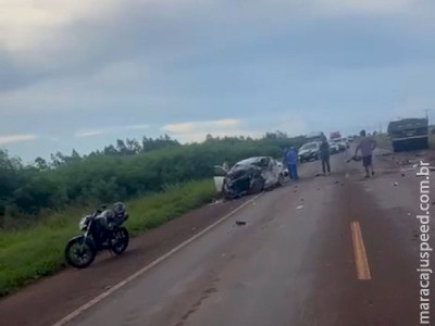 Colisão entre carro e carreta deixa um morto na BR-463 