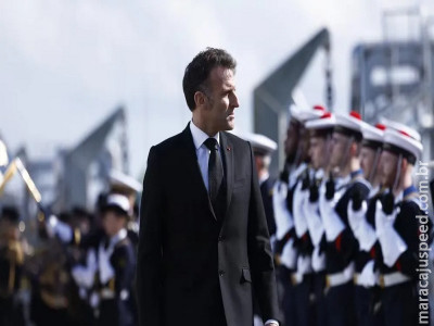Macron envia porta-aviões nuclear para o mar Mediterrâneo