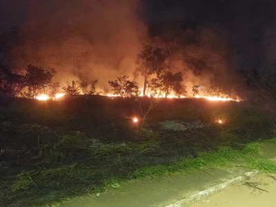 Bombeiros são acionados para incêndio no Estrela Parque
