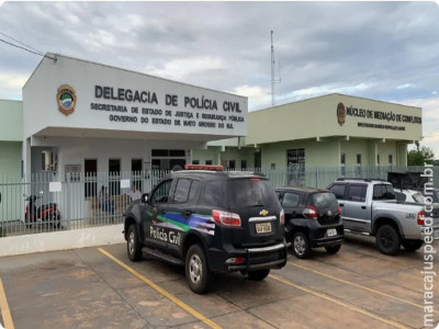 Jovem de 23 anos é morto a tiros na porta de casa