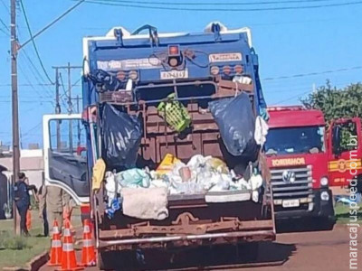 Gari morre atropelado por caminhão de coleta