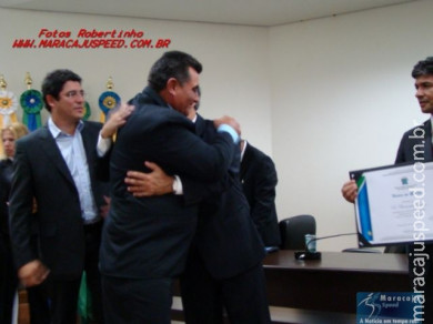 Entrega de certificado de honra ao mérito ao Dia do Pastor Evangélico