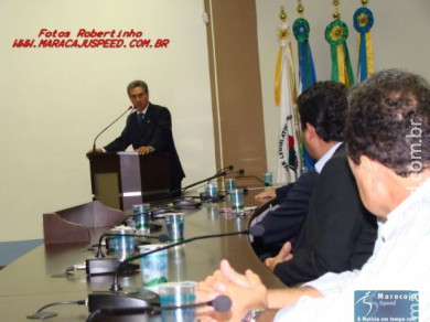 Entrega de certificado de honra ao mérito ao Dia do Pastor Evangélico