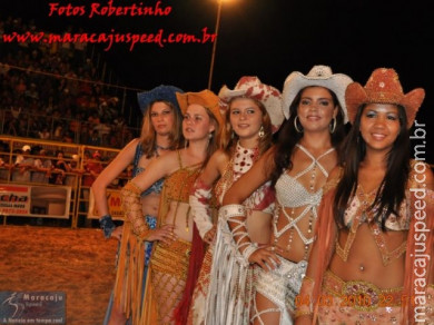 Público lotou arquibancadas na abertura da 5ª Etapa Maracaju de Rodeio Nacional