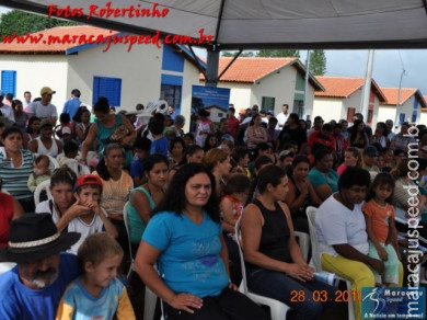 Azambuja, Rigo, Zé Teixeira, Moka e Marun entregam 120 casas em Maracaju