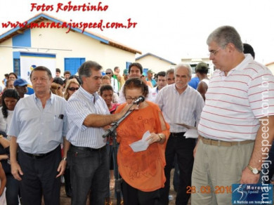 Azambuja, Rigo, Zé Teixeira, Moka e Marun entregam 120 casas em Maracaju