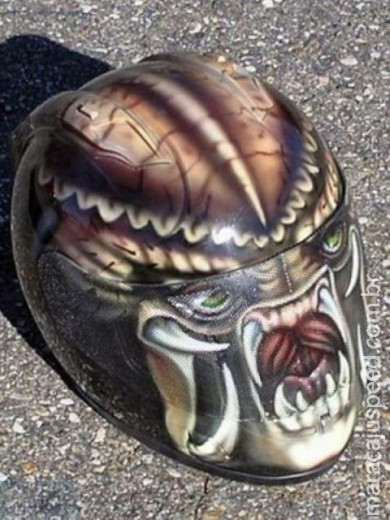 O QUE ACHA DE TER UM CAPACETE DESTE???