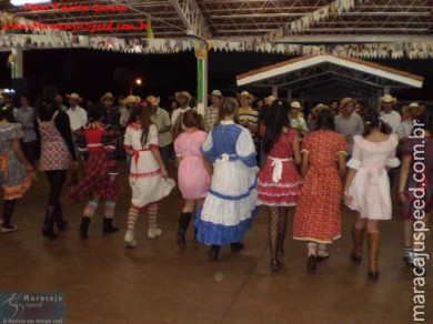 Festa Julhina na Escola Padre Constantino de Monte 