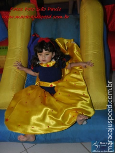 Aniversário de 03 anos de Amanda Gonçalves Azambuja