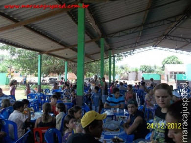 Almoço de Natal para as crianças da Vila Adrien 24/12/2011 