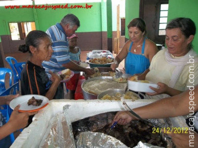 Almoço de Natal para as crianças da Vila Adrien 24/12/2011 