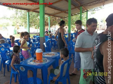 Almoço de Natal para as crianças da Vila Adrien 24/12/2011 