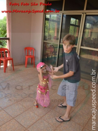 Aniversariantes 3 anos Naitê e Lara Pais Graziella e Claúdio