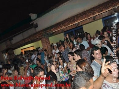Fotos: Pagode Extra Vip 360º Piscina Clube 07/04/12