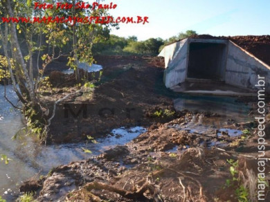 Fotos de degradação ambiental por obra da Prefeitura Municipal de Maracaju