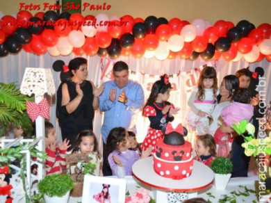 Aniversário de Amanda Gonçalves Azambuja