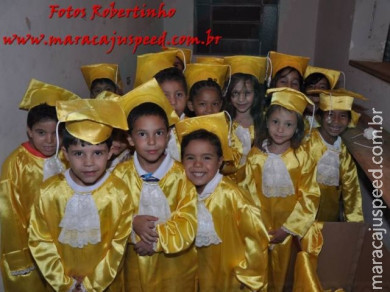 Maracaju: Alunos Escola Waltrudes Muzzi do infantil receberam solenidade de formatura na Acatama