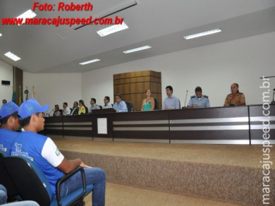 Programa Bom de Bola Bom na Escola forma 32 alunos em Maracaju