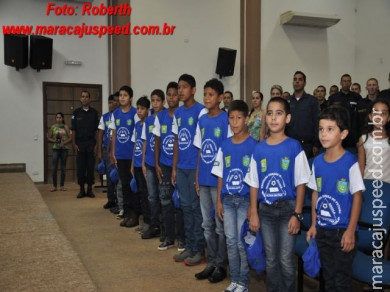 Programa Bom de Bola Bom na Escola forma 32 alunos em Maracaju