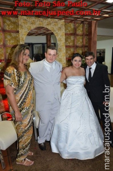 Casamento de Jefferson de Oliveira e Yana Oliveira Santos - Fucotri 11/04/15